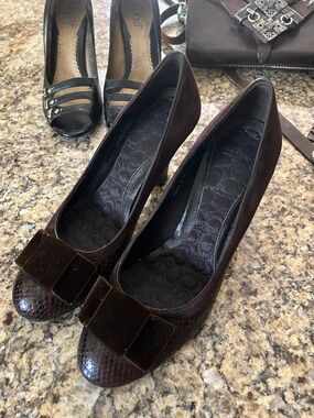 Vintage Style Naomi Chocolate Brown Leather Coach Sz 8 Brown Suede Bow Pump